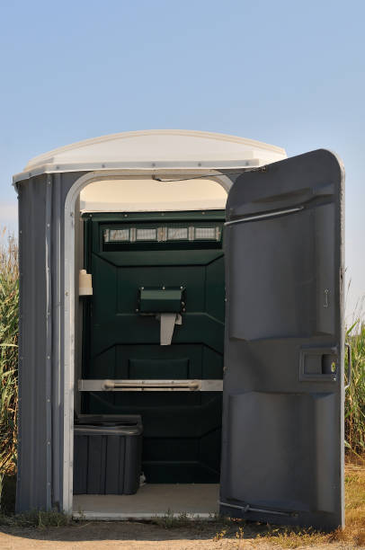 Portable bathroom rental in New London, MN